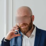 Foto di Photo By: Kaboompics.com: https://www.pexels.com/it-it/foto/businessman-uomo-persona-abito-7875861/