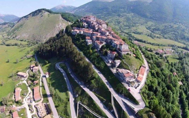 Opi, il borgo d’Abruzzo sospeso tra natura, storia e leggende