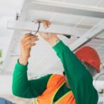 Energia rinnovabile - Foto di Los Muertos Crew: https://www.pexels.com/it-it/foto/lavorando-sito-operaio-edile-manutenzione-8853525/