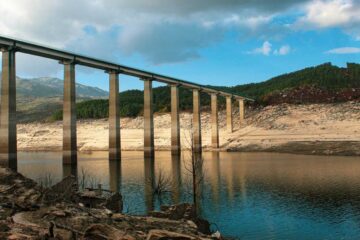 L’Europa fa i conti con la siccità: fiumi ai minimi e rischio per agricoltura ed energia