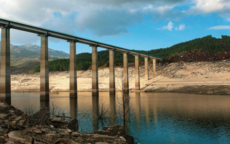 L’Europa fa i conti con la siccità: fiumi ai minimi e rischio per agricoltura ed energia