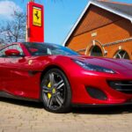 Una Ferrari - Foto di Mike Bird: https://www.pexels.com/it-it/foto/auto-macchina-lusso-auto-sportiva-11629361/