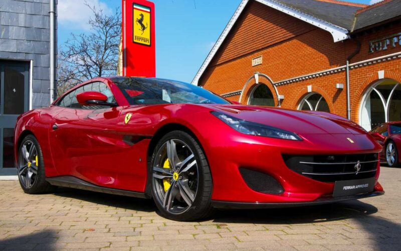 Ferrari in cerca di talenti da assumere: le opportunità di lavoro in Italia e all’estero