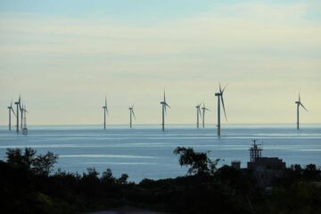 Produrre energia pulita “senza far girare le pale”, basta che vibrino le strisce