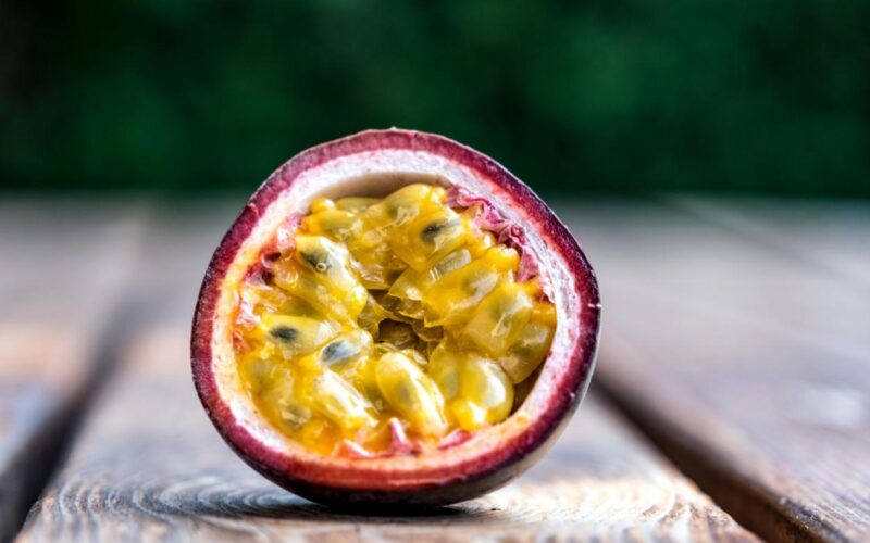 Tutto sul frutto della passione: benefici, varietà e coltivazione