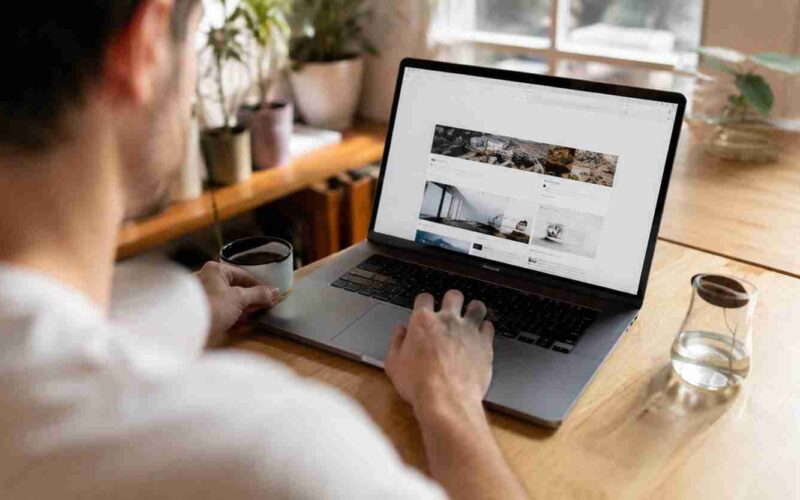 Google trattiene i lettori con l’AI, gli editori pensano al blocco: si spezza il patto del web