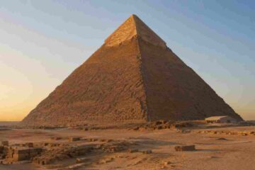 Grande Piramide, tracce del cantiere nascoste lungo i bordi: così Cheope avrebbe fatto salire i blocchi